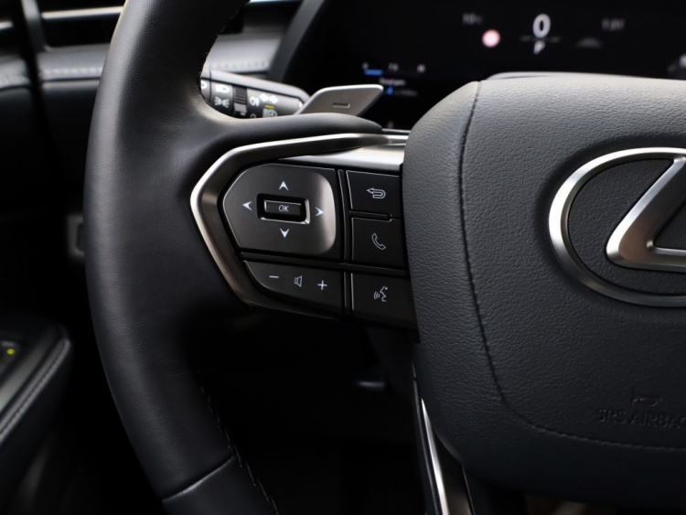 Lexus LBX Relax 2WD | Tech Pack | Memory Seat | El Achterklep