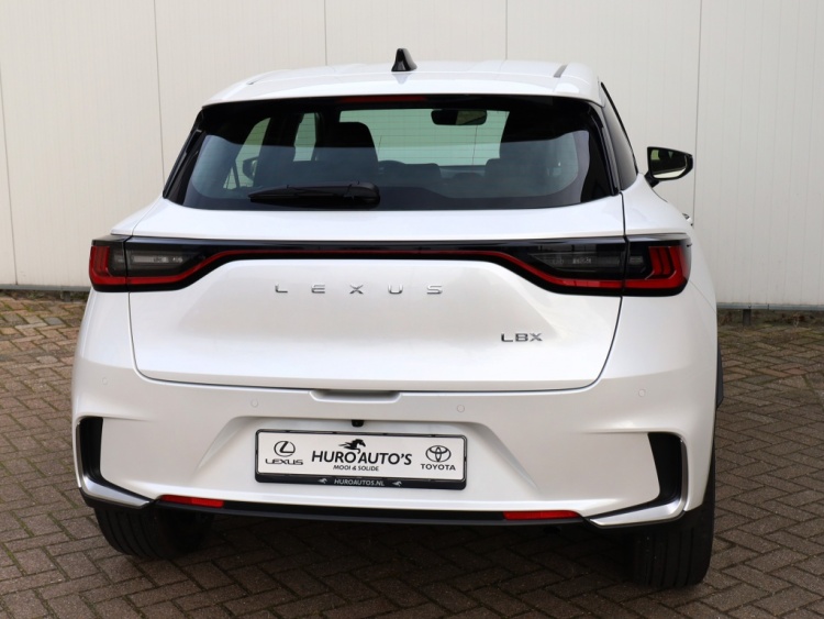 Lexus LBX Relax 2WD | Tech Pack | Memory Seat | El Achterklep