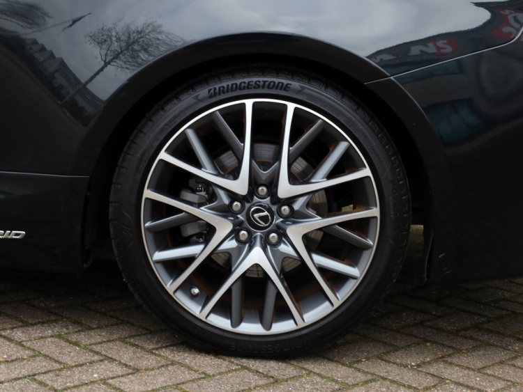 Lexus RC 300h F SPORT Line | Mark Levinson | Safety Pack | Stoelventilati