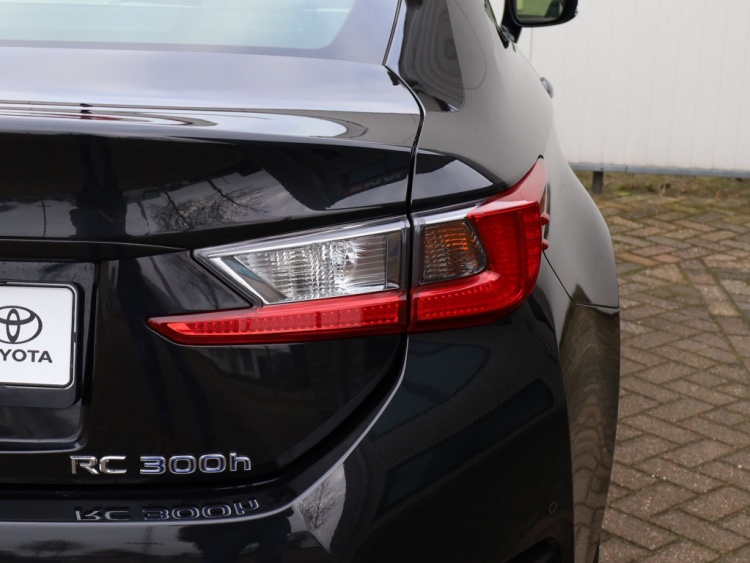 Lexus RC 300h F SPORT Line | Mark Levinson | Safety Pack | Stoelventilati