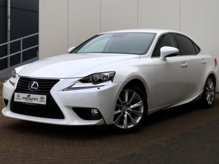 Lexus IS 300h Luxury Line | Mark Levinson | Stoelventilatie | Stuurwielve