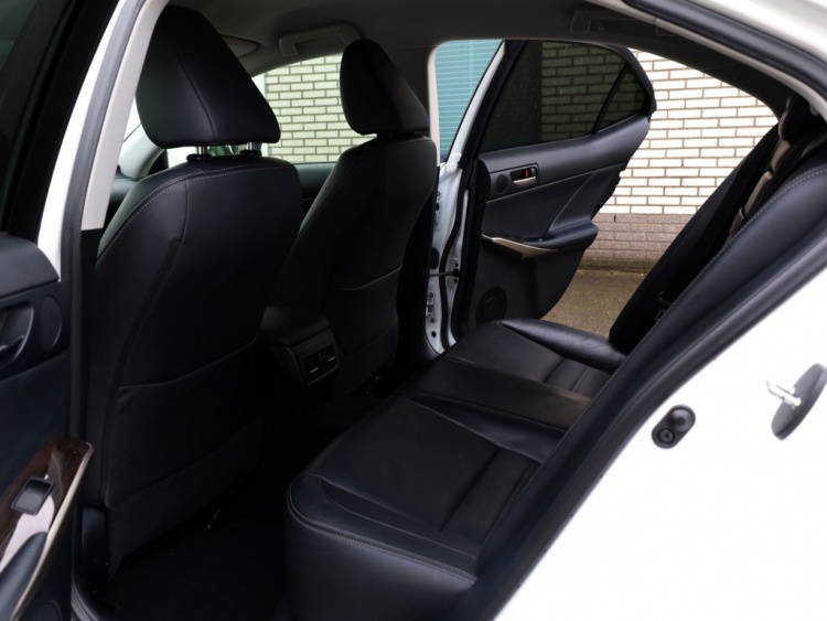 Lexus IS 300h Luxury Line | Mark Levinson | Stoelventilatie | Stuurwielve