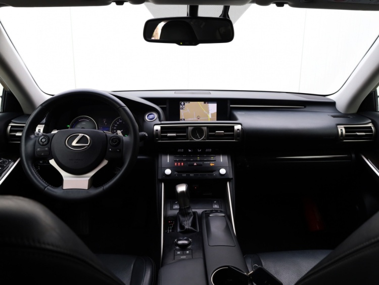 Lexus IS 300h Luxury Line | Mark Levinson | Stoelventilatie | Stuurwielve