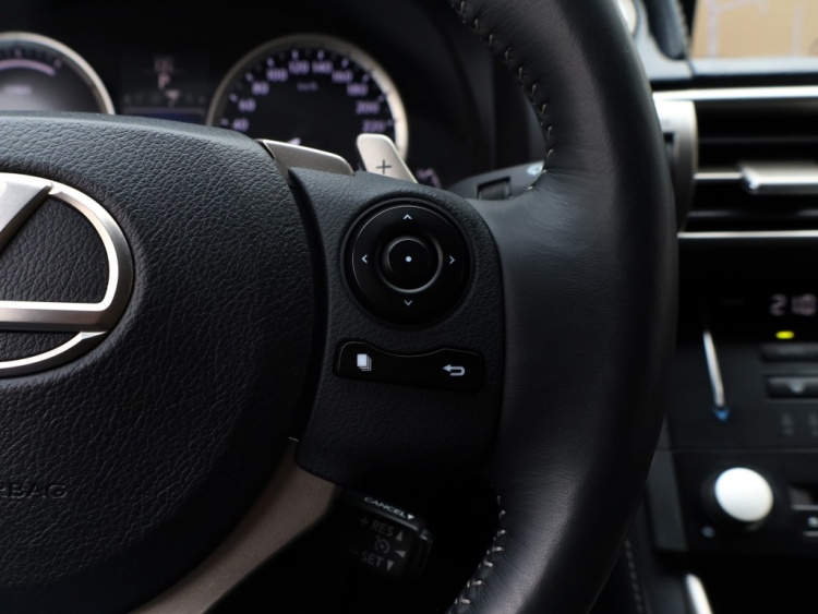 Lexus IS 300h Luxury Line | Mark Levinson | Stoelventilatie | Stuurwielve