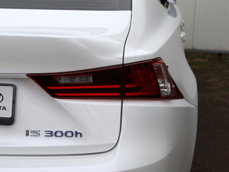 Lexus IS 300h Luxury Line | Mark Levinson | Stoelventilatie | Stuurwielve