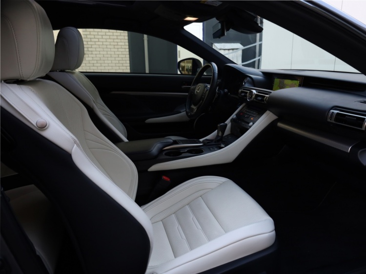 Lexus RC 300h F Sport Premium | Mark Levinson | Stoelventilatie | Schuifd