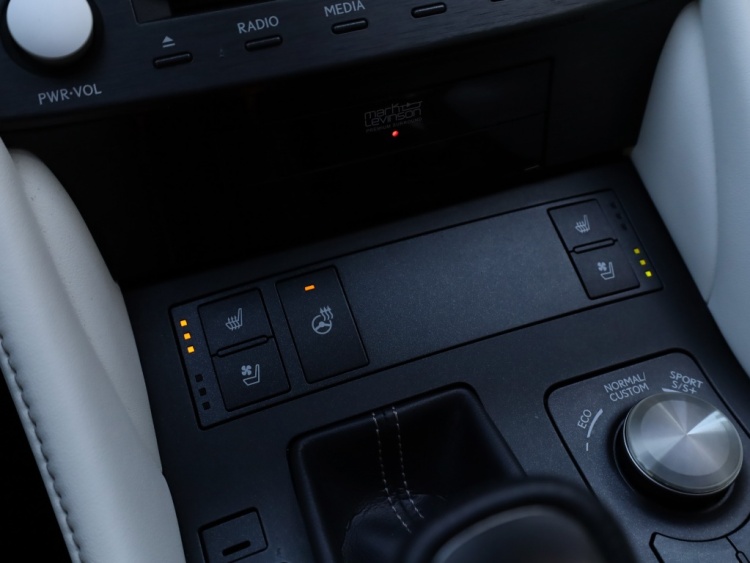 Lexus RC 300h F Sport Premium | Mark Levinson | Stoelventilatie | Schuifd