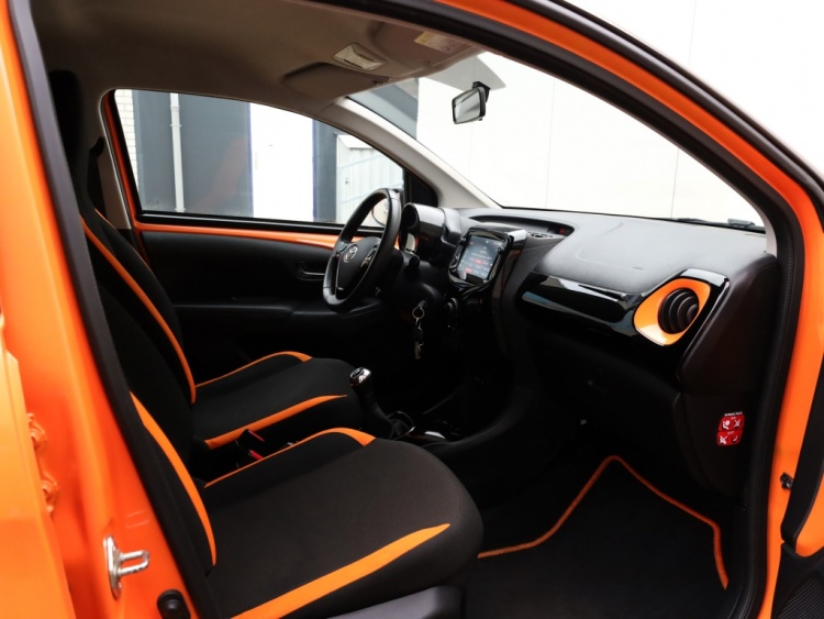 Toyota Aygo 1.0 VVT-i x-cite | Carplay | Airco | NL Auto