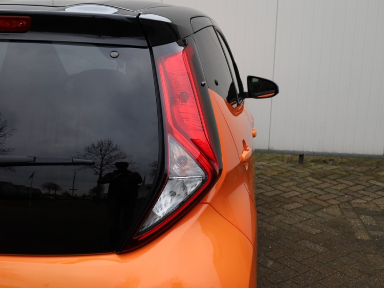 Toyota Aygo 1.0 VVT-i x-cite | Carplay | Airco | NL Auto