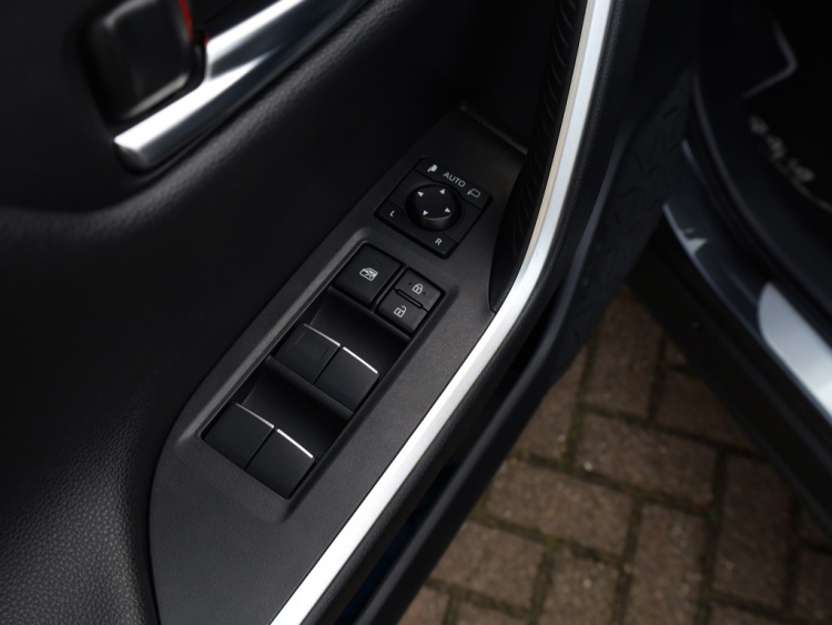 Toyota RAV4 2.5 Hybrid AWD Dynamic | Dodehoek | Stoelverwarming | Digitale b