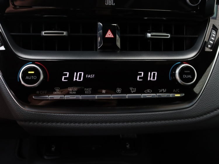 Toyota Corolla Touring Sports 2.0 Hybrid GR-Sport Plus | Panoramadak | JBL Audio | Head-up