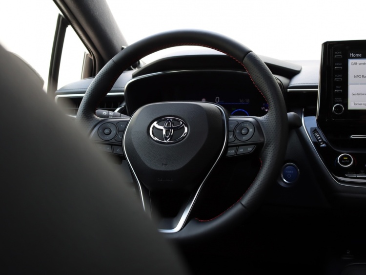 Toyota Corolla Touring Sports 2.0 Hybrid GR-Sport Plus | Panoramadak | JBL Audio | Head-up