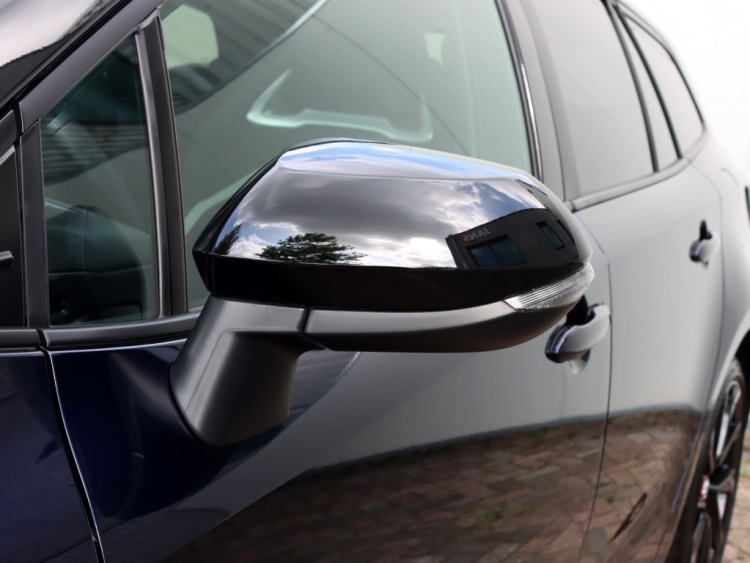 Toyota Corolla Touring Sports 2.0 Hybrid GR-Sport Plus | Panoramadak | JBL Audio | Head-up