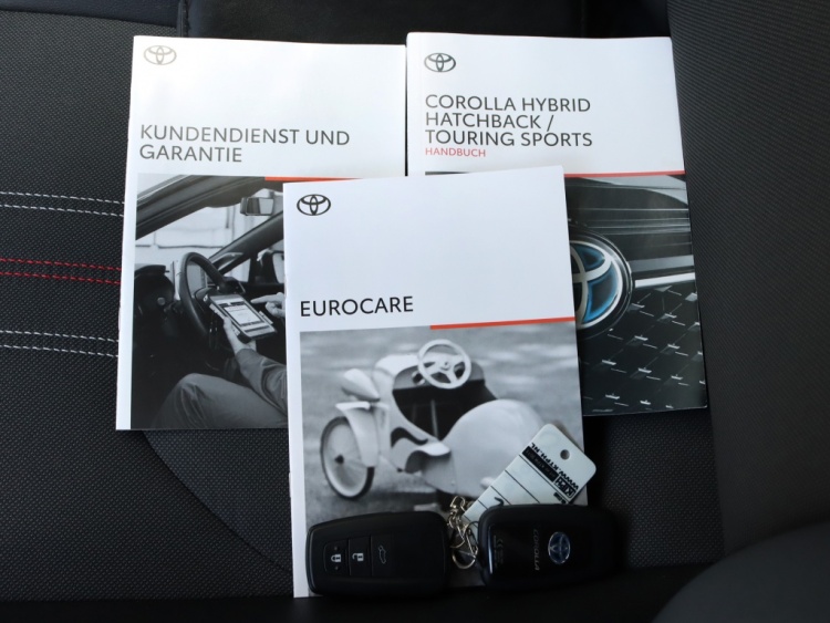 Toyota Corolla Touring Sports 2.0 Hybrid GR-Sport Plus | Panoramadak | JBL Audio | Head-up