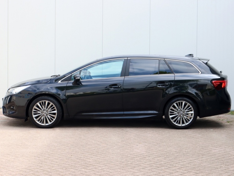 Toyota Avensis Touring Sports 1.8 VVT-i Lease Pro | Panoramadak | Stoelverwarming | Camera