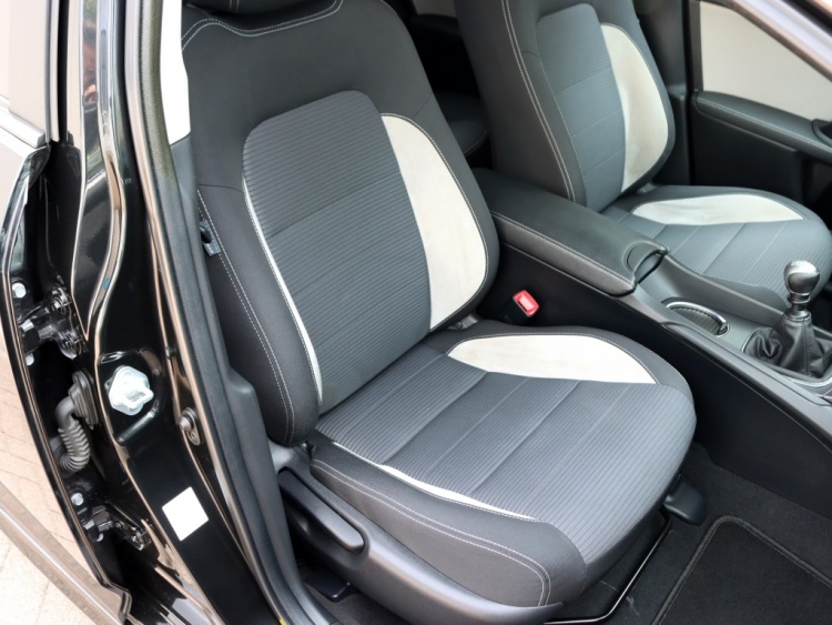 Toyota Avensis Touring Sports 1.8 VVT-i Lease Pro | Panoramadak | Stoelverwarming | Camera