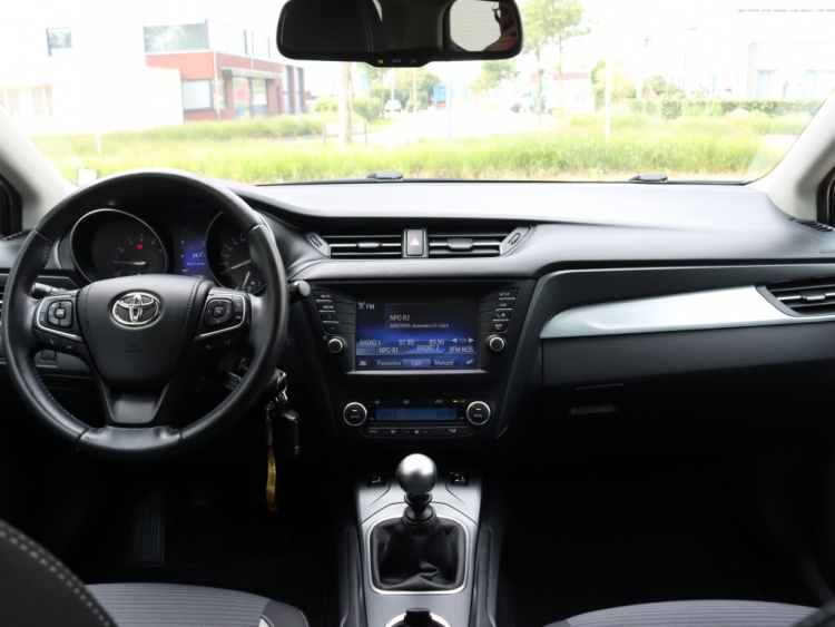 Toyota Avensis Touring Sports 1.8 VVT-i Lease Pro | Panoramadak | Stoelverwarming | Camera