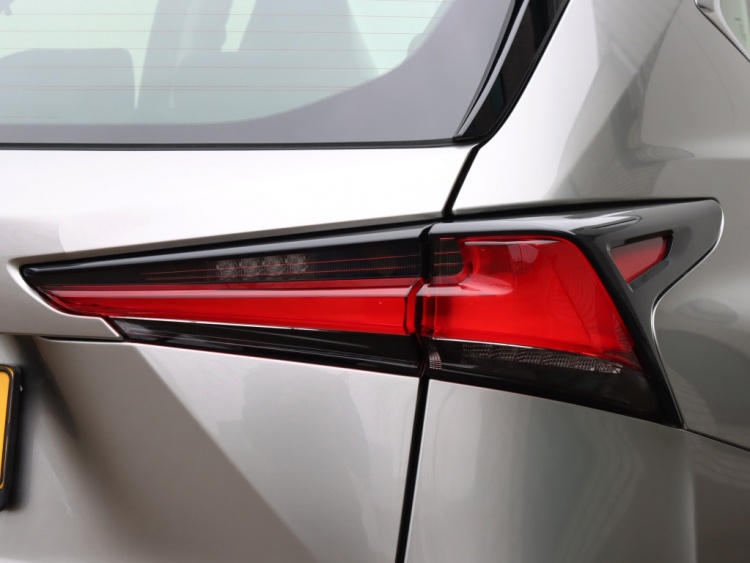 Lexus NX 300h AWD Sport Edition | Panoramadak | Leder | Premium Navi