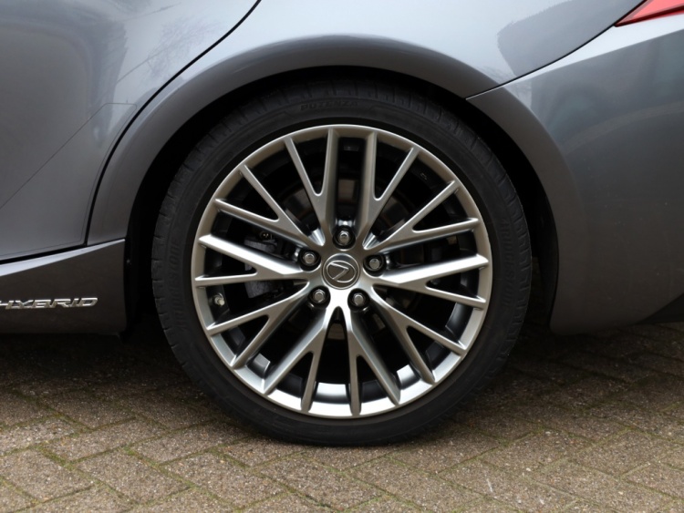 Lexus IS 300h Hybrid Luxury Line | Mark Levinson | Stoelventilatie | LED