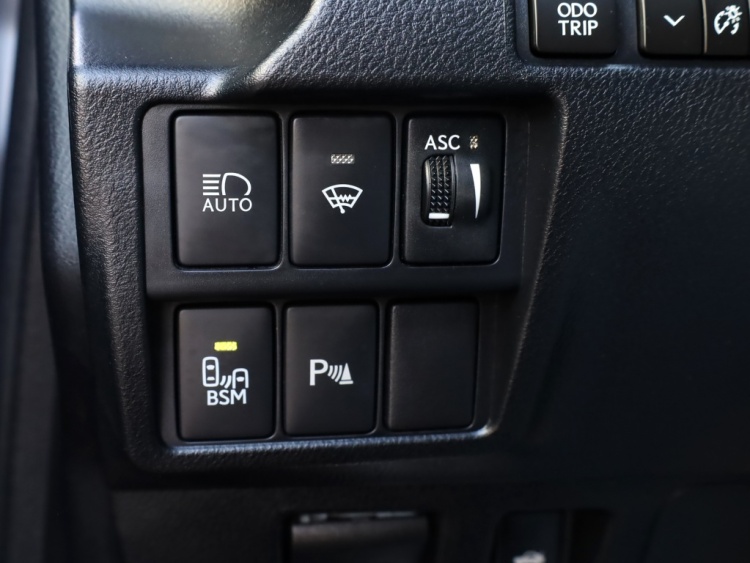 Lexus IS 300h Hybrid Luxury Line | Mark Levinson | Stoelventilatie | LED