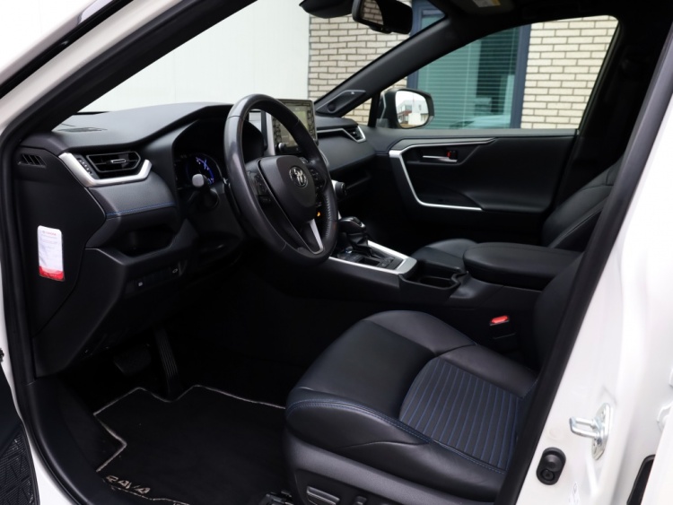 Toyota RAV4 2.5 Hybrid Bi-Tone | Panoramadak | JBL | Treeplanken