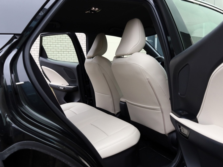 Lexus LBX Elegant 2WD | Tech Pack | Elektrische Achterklep | Leder