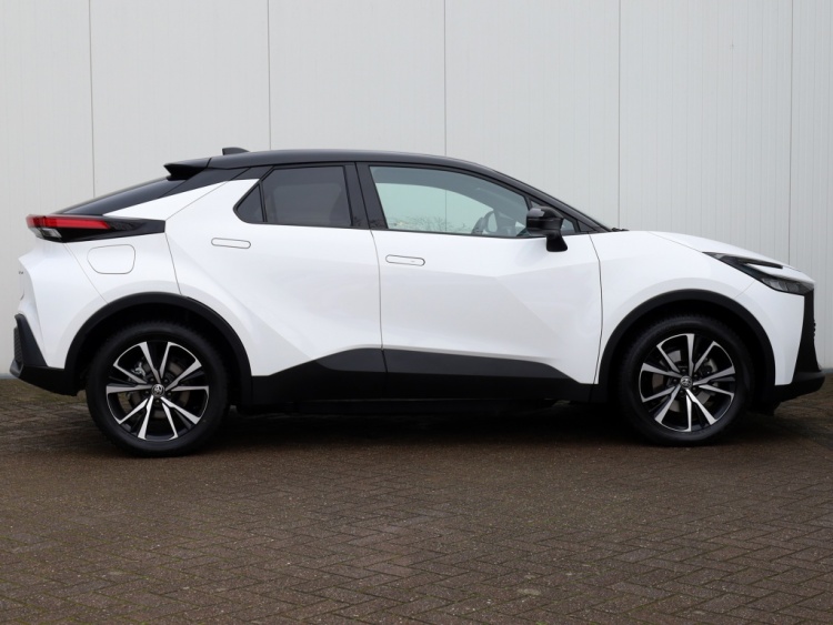 Toyota C-HR 2.0 PHEV 220 Dynamic | Bi-Tone | Premium Navi | Dodehoek