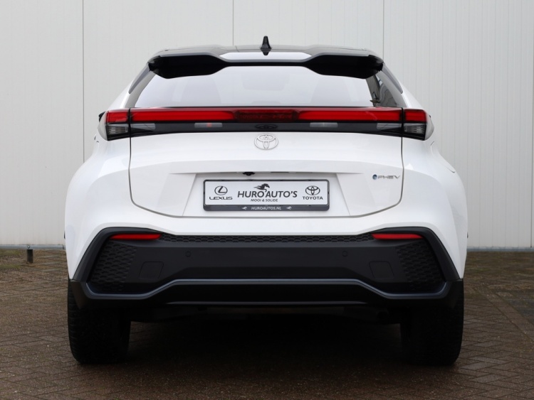 Toyota C-HR 2.0 PHEV 220 Dynamic | Bi-Tone | Stuurwielverwarming | Dodehoek