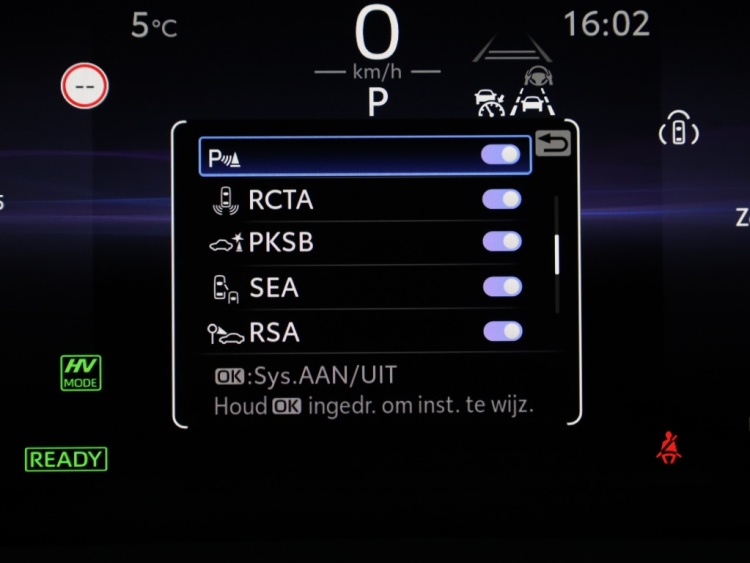 Toyota C-HR 2.0 PHEV 220 Dynamic | Bi-Tone | Stuurwielverwarming | Dodehoek