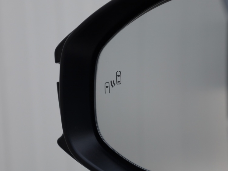 Toyota C-HR 2.0 PHEV 220 Dynamic | Bi-Tone | Dodehoek | Stuurwielverwarming