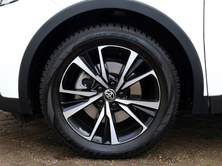 Toyota C-HR 2.0 PHEV 220 Dynamic | Bi-Tone | Dodehoek | Premium Navi