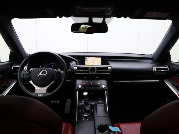 Lexus IS 300h F Sport Line | Mark Levinson | Stoelventilatie | Full LED