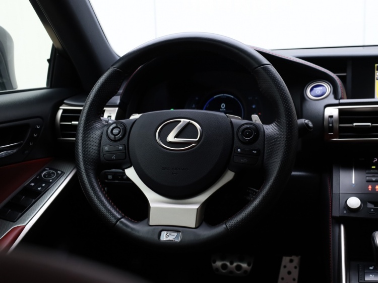 Lexus IS 300h F Sport Line | Mark Levinson | Stoelventilatie | Full LED