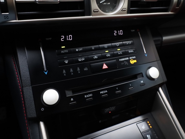 Lexus IS 300h F Sport Line | Mark Levinson | Stoelventilatie | Full LED