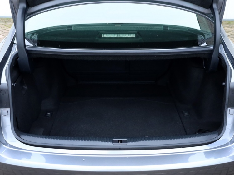 Lexus IS 300h F Sport Line | Mark Levinson | Stoelventilatie | Full LED