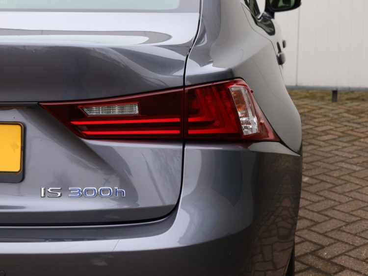 Lexus IS 300h F Sport Line | Mark Levinson | Stoelventilatie | Full LED
