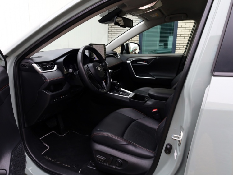 Toyota RAV4 2.5 Hybrid AWD Adventure | Treeplanken | Stoel/Stuurwielverwarm