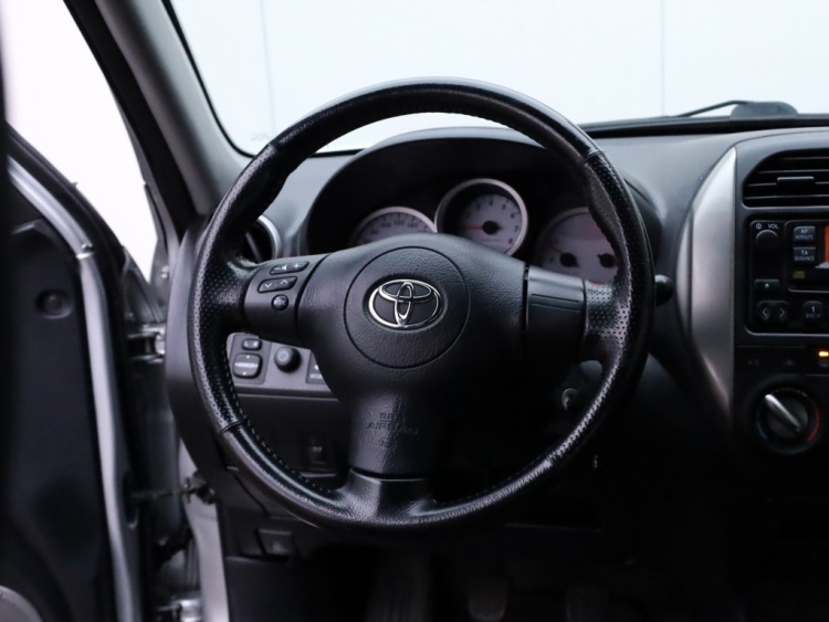 Toyota RAV4 1.8-16V VVT-i Luna