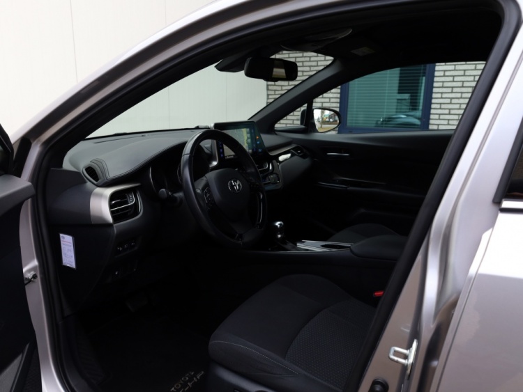 Toyota C-HR 1.8 Hybrid Dynamic | Stoelverwarming | Navigatie | Parkeersensor
