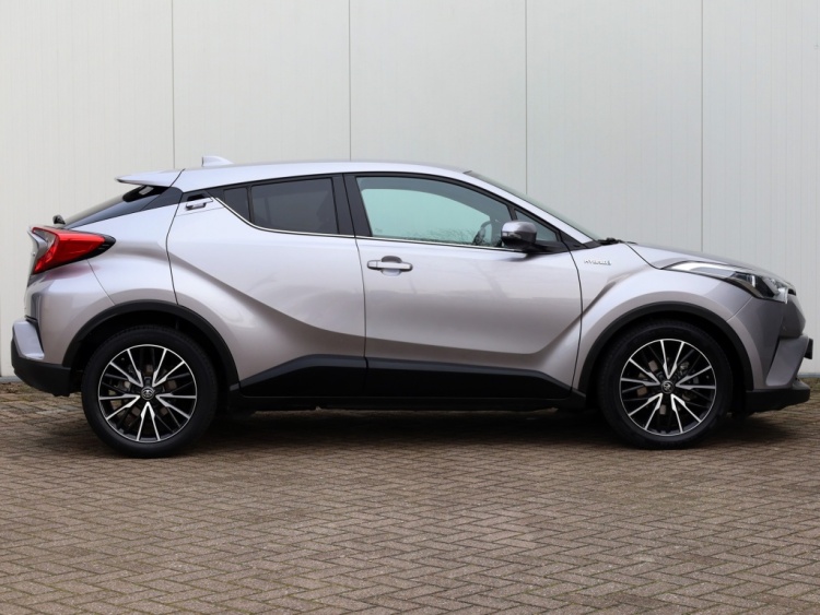 Toyota C-HR 1.8 Hybrid Dynamic | Stoelverwarming | Navigatie | Parkeersensor