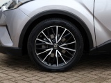 Toyota C-HR 1.8 Hybrid Dynamic | Stoelverwarming | Navigatie | Parkeersensor