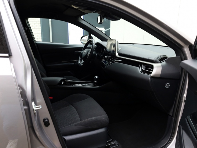 Toyota C-HR 1.8 Hybrid Dynamic | Stoelverwarming | Navigatie | Parkeersensor