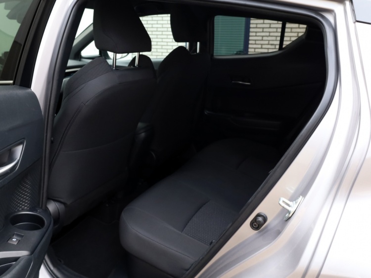 Toyota C-HR 1.8 Hybrid Dynamic | Stoelverwarming | Navigatie | Parkeersensor