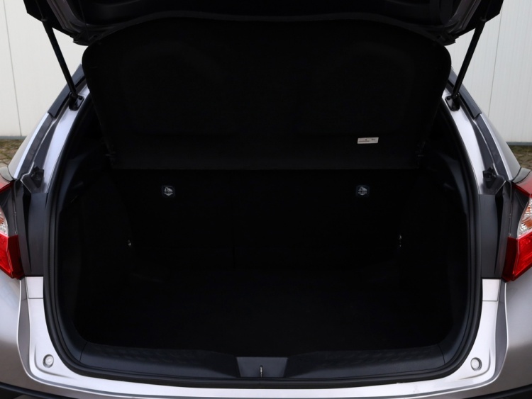 Toyota C-HR 1.8 Hybrid Dynamic | Stoelverwarming | Navigatie | Parkeersensor