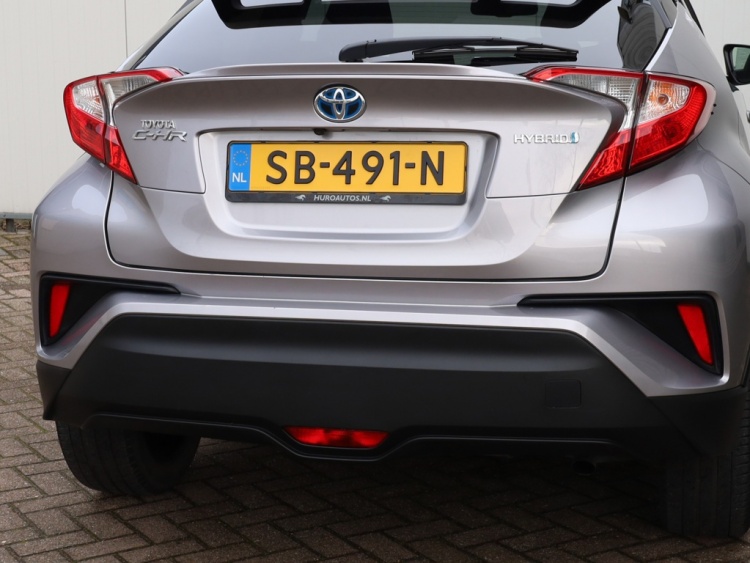 Toyota C-HR 1.8 Hybrid Dynamic | Stoelverwarming | Navigatie | Parkeersensor