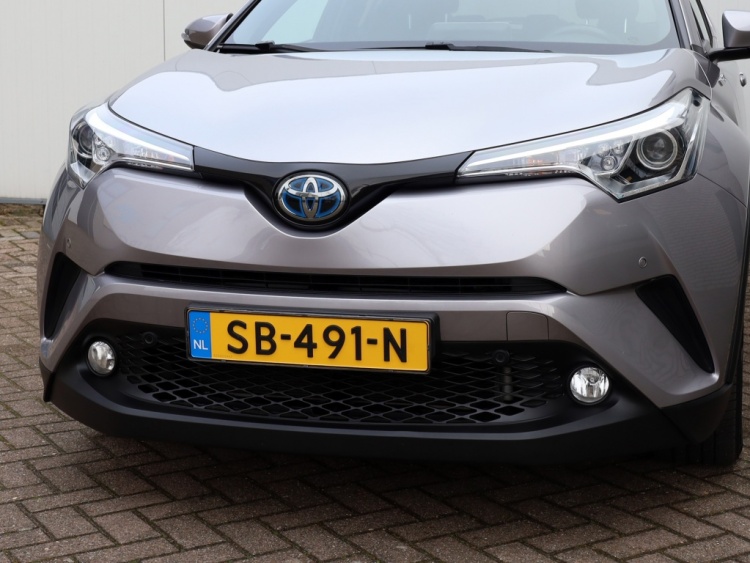 Toyota C-HR 1.8 Hybrid Dynamic | Stoelverwarming | Navigatie | Parkeersensor