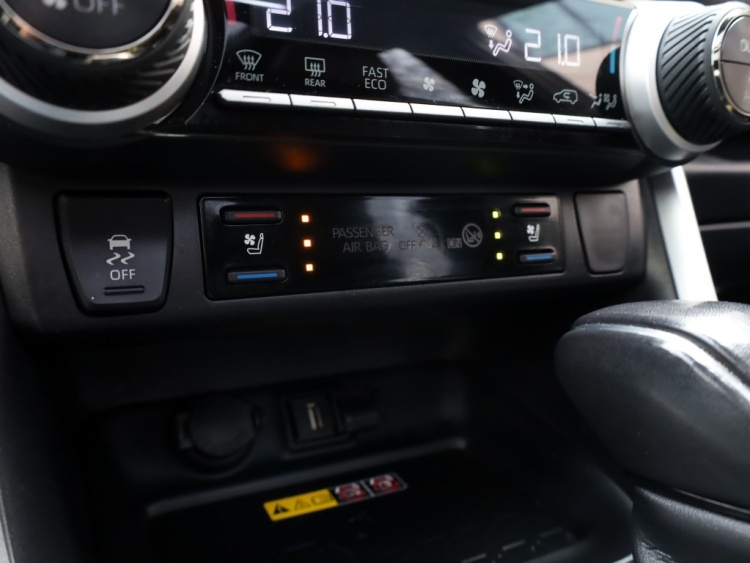 Toyota RAV4 2.5 Plugin Hybrid Bi-Tone+ | Panoramadak | JBL | Stoelventilatie