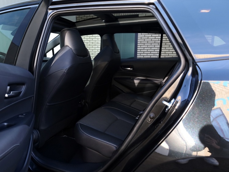 Toyota Corolla Touring Sports 2.0 Hybrid Premium | Panoramadak | Leder | JBL Audio