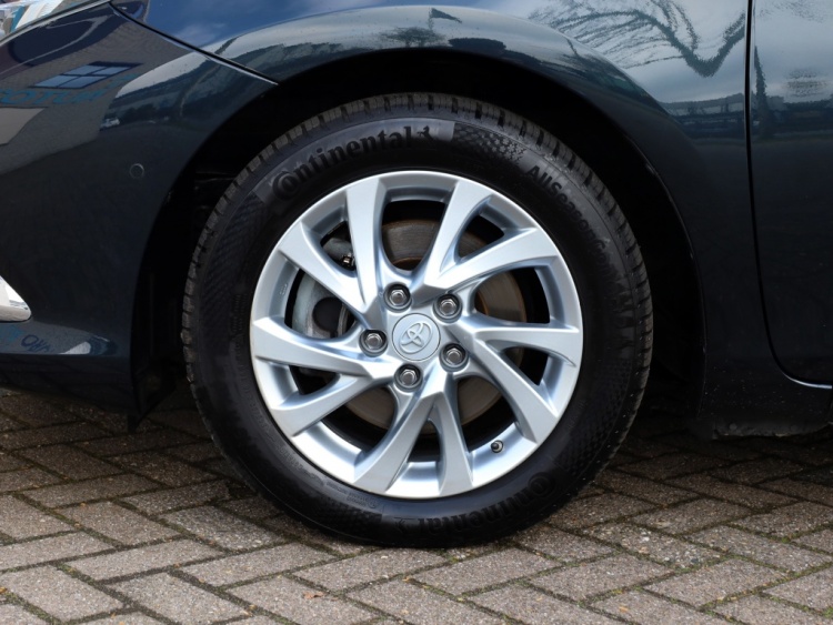 Toyota Auris 1.8 Hybrid Executive | Panoramadak | Half leder | Full Led