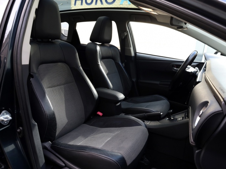 Toyota Auris 1.8 Hybrid Executive | Panoramadak | Half leder | Full Led